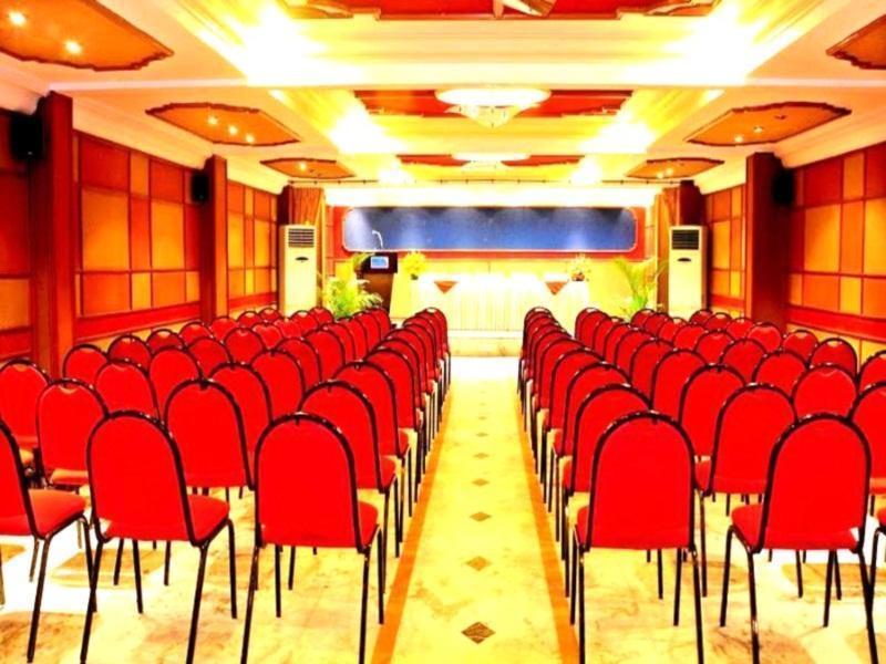 Hotel Sea View Канякумари Екстериор снимка